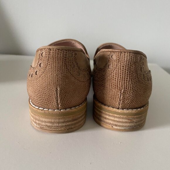 STUART WEITZMAN Guything Wingtip Tassel Tan Leather Loafers Sz 6.5 - Picture 5 of 6